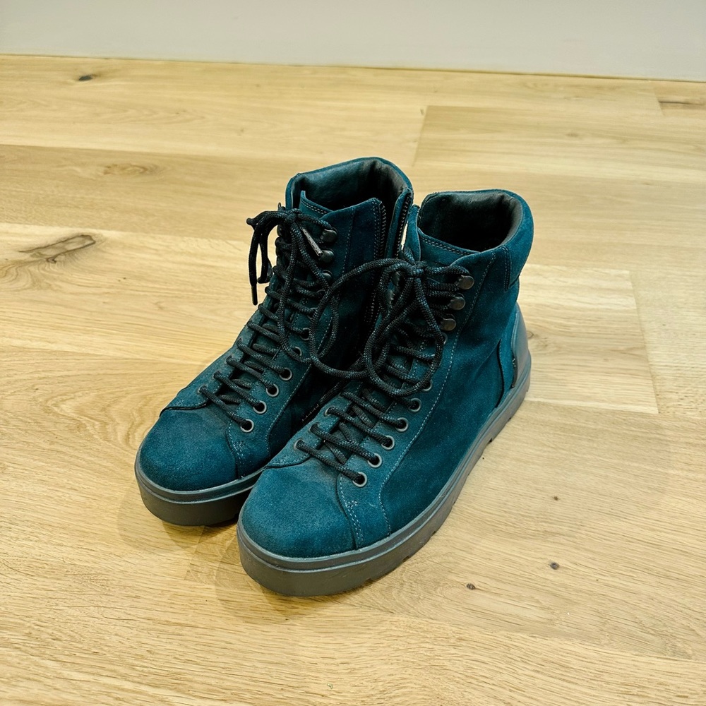 Camper platform boots. Little wear, great condition.